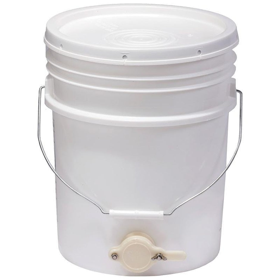 Little Giant, LITTLE GIANT PLASTIC HONEY BUCKET