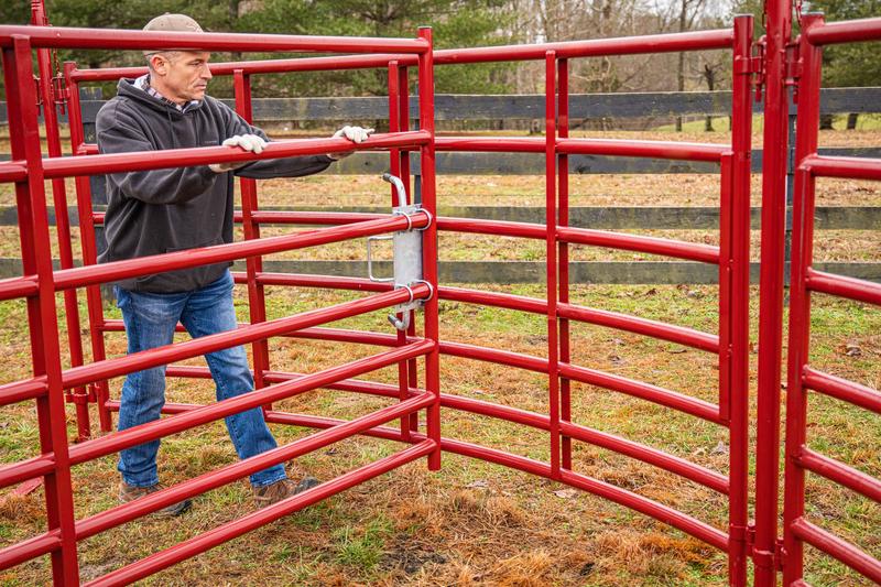 TARTER, Tarter 180° x 20 CattleMaster Open-Sided Sweep System Red
